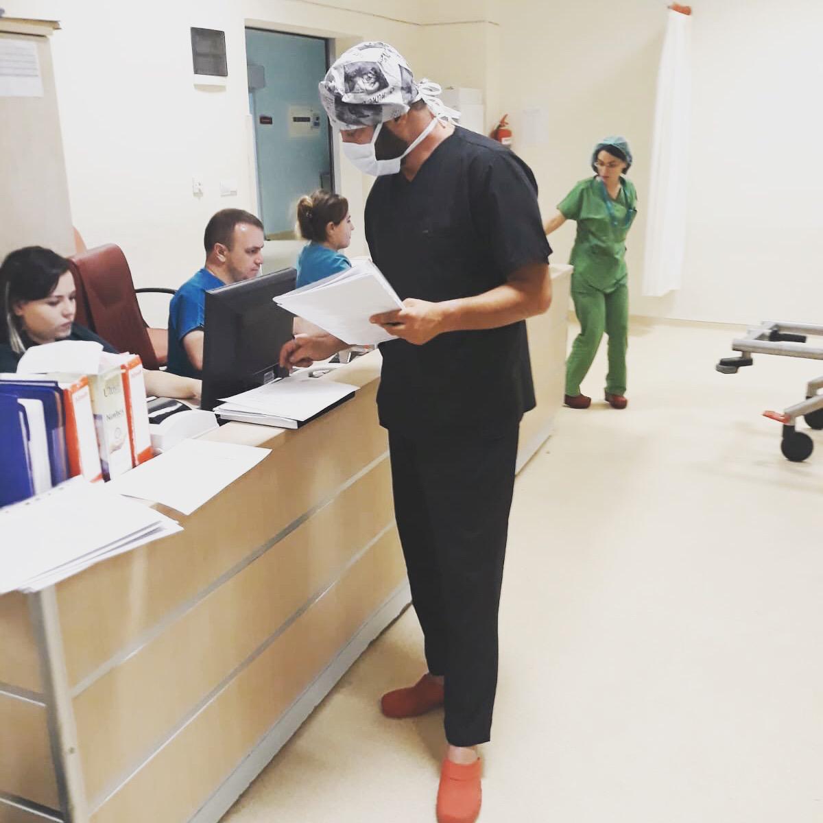 Tolga Öz Kimdir? İran Asıllı Beyin Cerrahi Tolga Öz Kimdir?